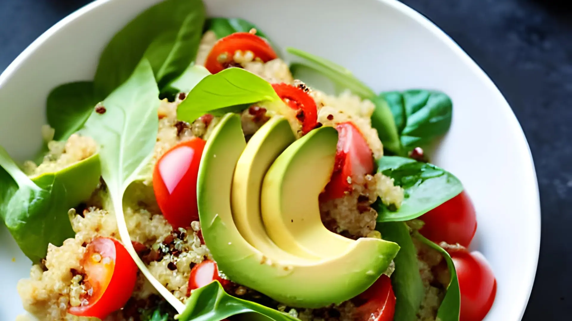 Quinoa Salad with Mixed Greens and Avocado
