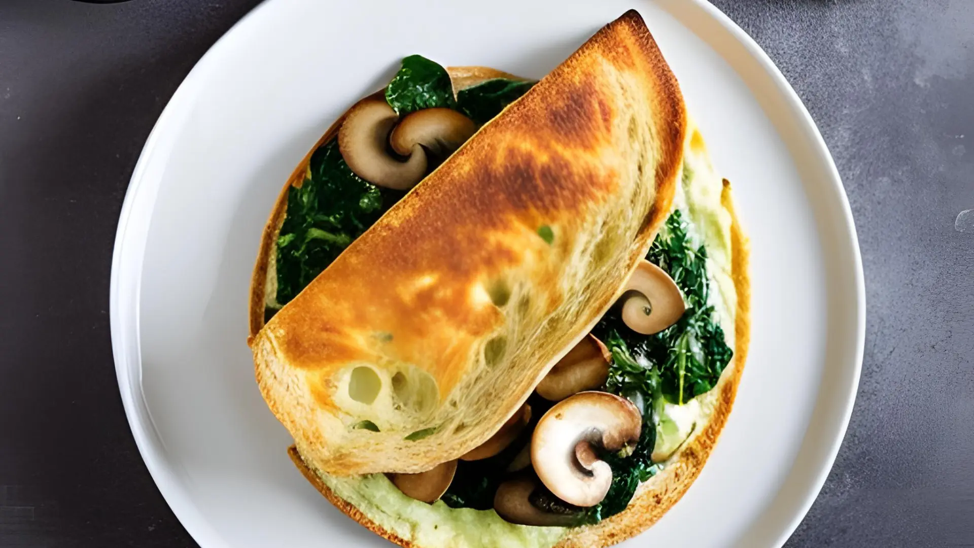 Spinach and Mushroom Omelette with Whole Wheat Toast